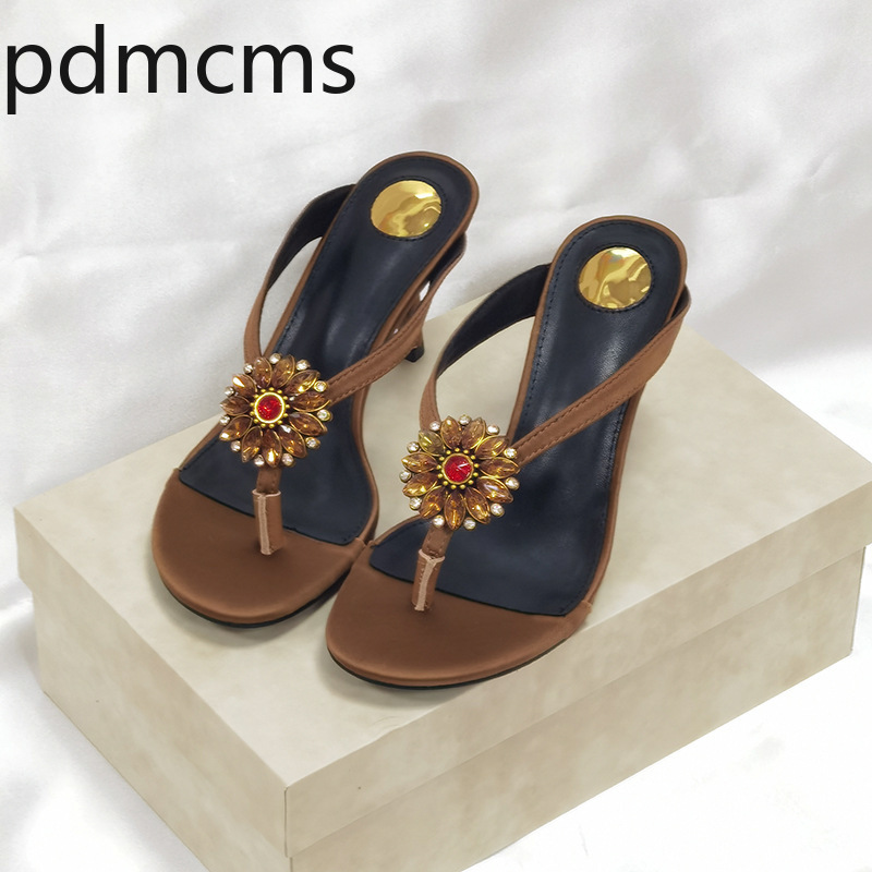 Sandal Selop Wanita Terbaru, M - Rhinestone Sandal Women ulasan dan harga