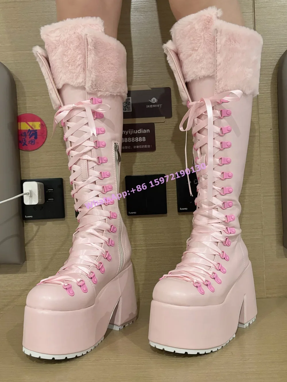 Sepatu Bot Berbulu Merah Muda  - Ribbon Tie Heel ulasan dan harga